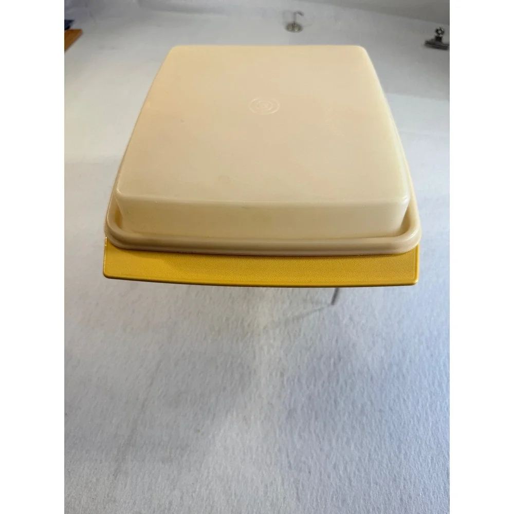Vintage Tupperware Deviled Egg Keeper Carrier Tray Yellow 16 Egg Serving Set